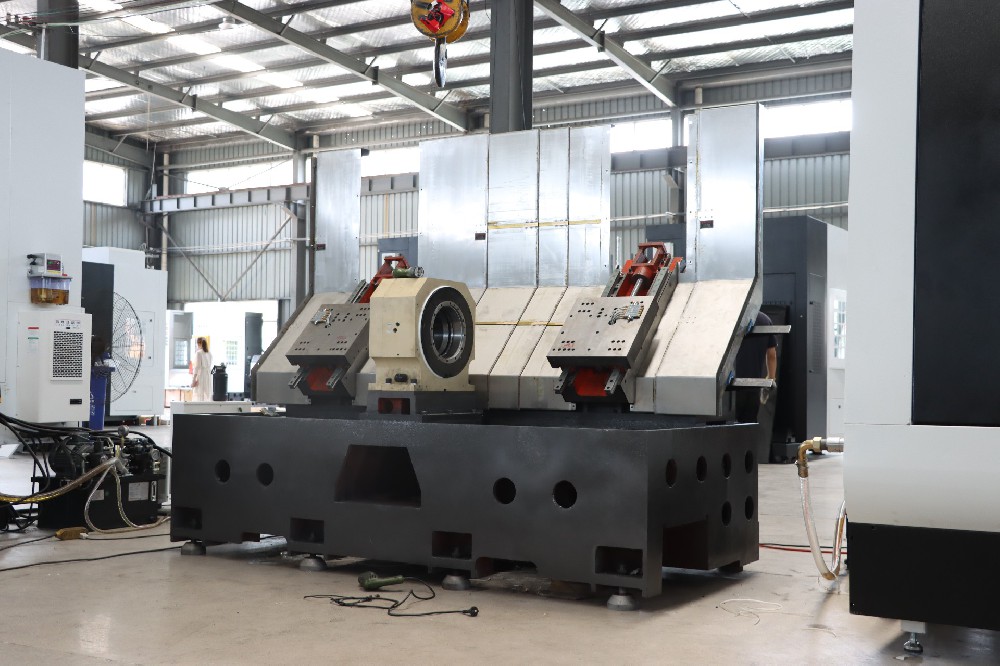 斜床身中驱动双头车现场安装