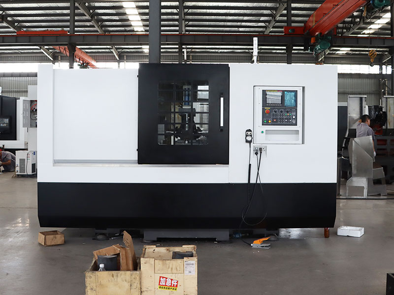 国外客户来车间参观并详细咨询铣打机技术协议