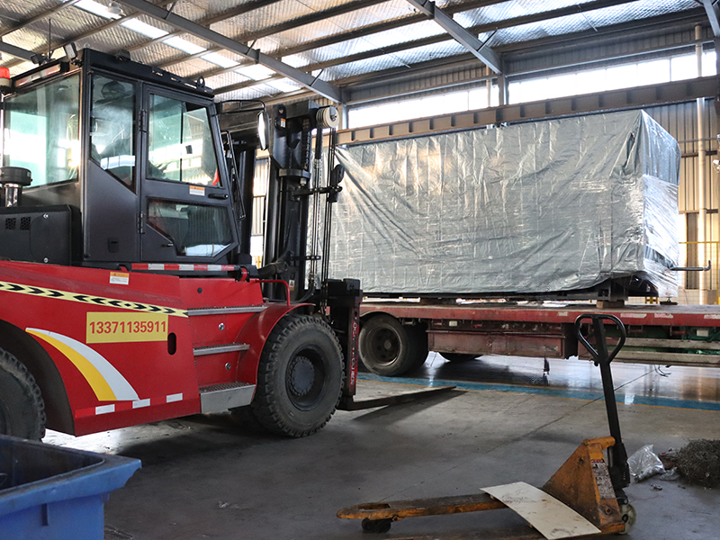 STCK160-2600中驱动双头车床已经发往江苏徐州