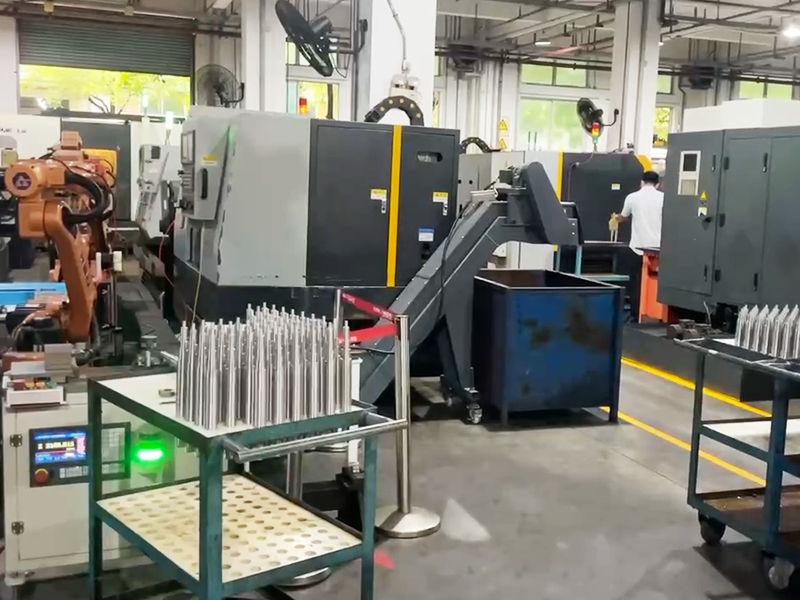 广州数控厂家使用自动桁架机械手抓取工件上下料