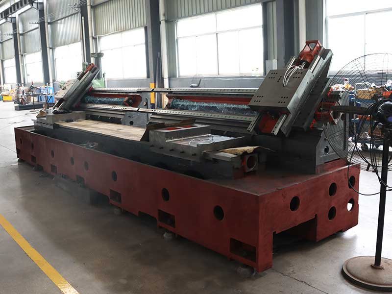 双驱动双头车铸件、丝杆导轨和主轴驱动现场车间安装